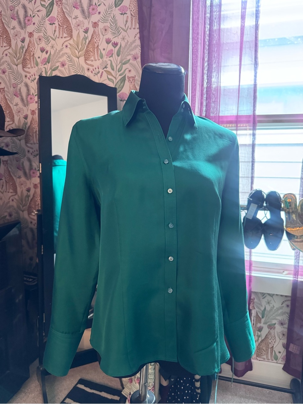 Green Women's Button-Up Blouse - Tailored Collared Top